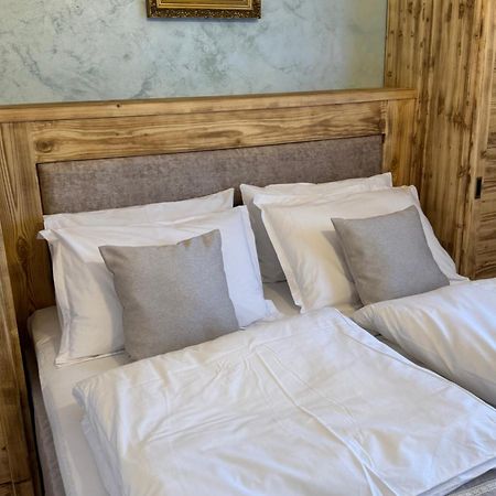 La Coltul Castelului Bran Boutique Hotel Exterior photo