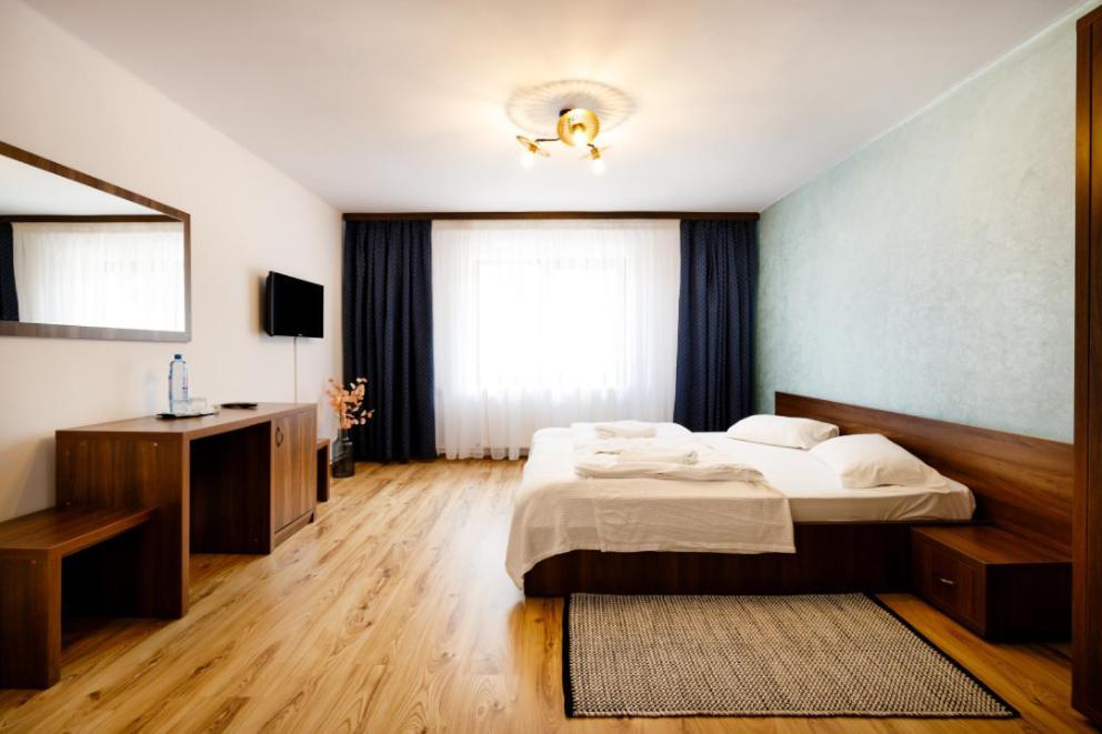 La Coltul Castelului Bran Boutique Hotel Exterior photo