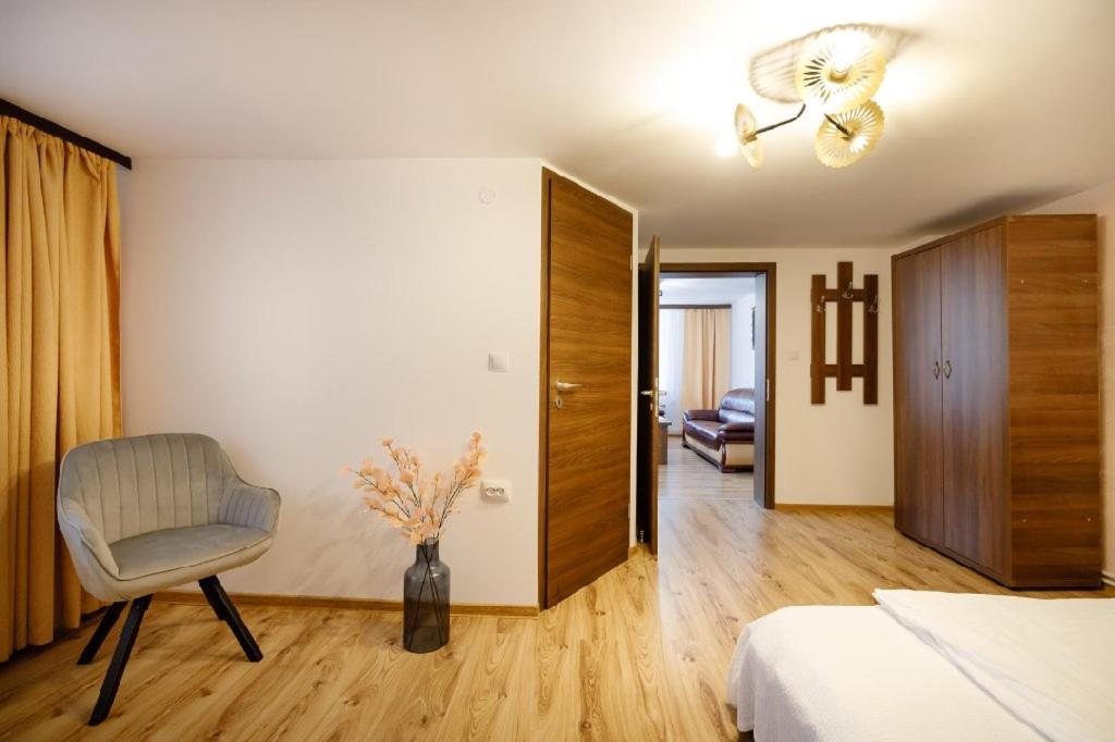 La Coltul Castelului Bran Boutique Hotel Exterior photo